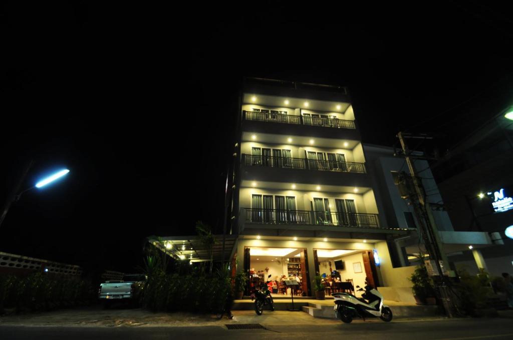 Choophorn House Sha Hotel Bãi biển Kata Ngoại thất bức ảnh